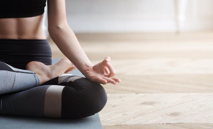 Nach dem Yoga wird gemeinsam gebruncht. (Foto: Prostock-studio/AdobeStock)