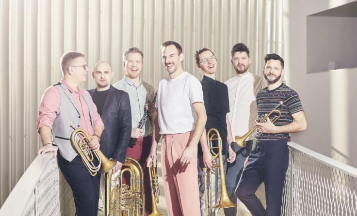 Das Publikum darf sich auf federleichte Blasmusik freuen. (Foto: Felix Groteloh)