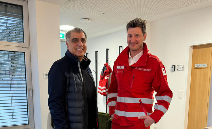Ali Can (l.) mit seinem Lebensretter Markus Lichtenberger (Foto: Rotes Kreuz Salzburg)