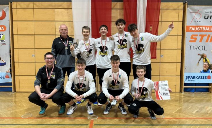 Bei der U18-Faustball-Staatsmeisterschaft holten die Ennser Bronze. (Foto: AWN TV Enns)