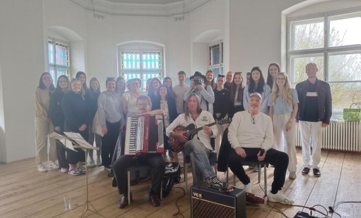 Mit traditioneller Roma-Musik wurde die Lesung untermalt. (Foto: zVg)
