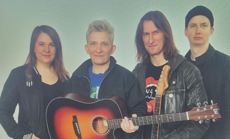 Suli Puschban rockt mit der Kapelle der guten Hoffnung die Stadthalle Enns. (Foto: Faksimile)