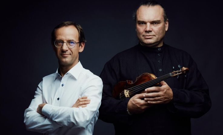 Sergej Tcherepanov (l.) und Gunar Letzbor mit Violine (Foto: Daniil Rabovsky)