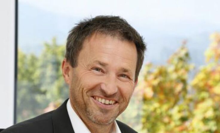 Pflegedirektor Horst Konrad gestaltet eine Sendung auf Radio B 138 Foto: gespag