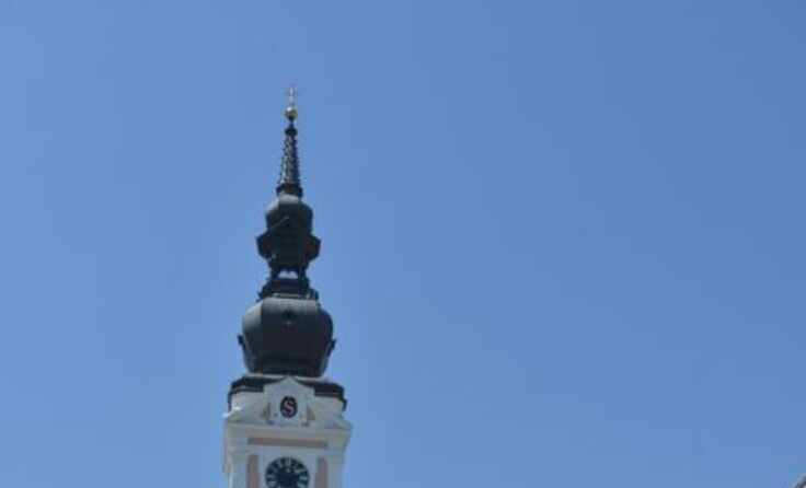 Die Stadtpfarrkirche heute von Osten aus fotografiert Foto: Haijes