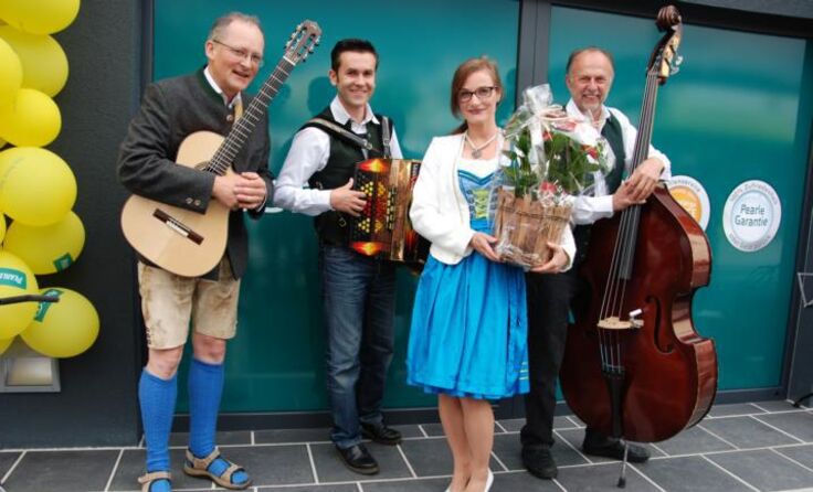 Astrid Ploner mit den Musikanten aus der Steiermark Foto: Ploner/ privat