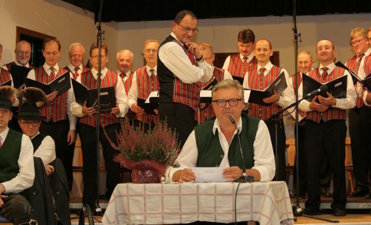 Der Jägerchor mit Leiter Heinz Buder und Sprecher Gerhard Auinger Foto: Jägerchor Inzersdorf