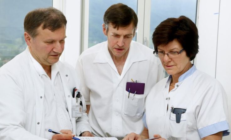 Interdisziplinäre Zusammenarbeit von Internisten und Chirurgen im LKH Kirchdorf Foto: gespag