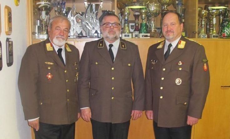 Bezirkskommandant a. D. Johann Ramsebner, Peter Müller, Bezirkskommandant Helmut Berc (v. l.)