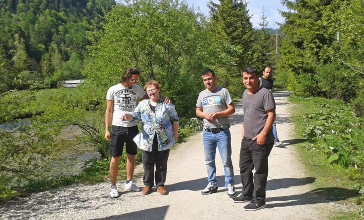 Asylwerber aus Wartberg besuchten mit ehrenamtlich Engagierten den Wildpark.