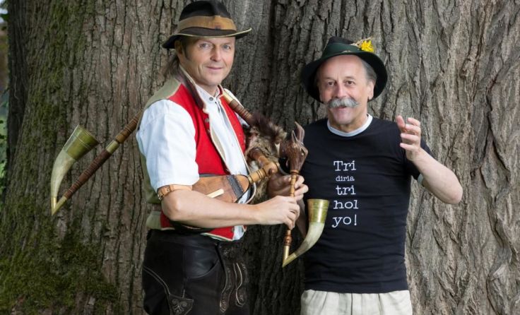 Helmut Wittmann (r.) und Franz Pernegger lassen sich das Event nicht entgehen. Foto: Monika Löff