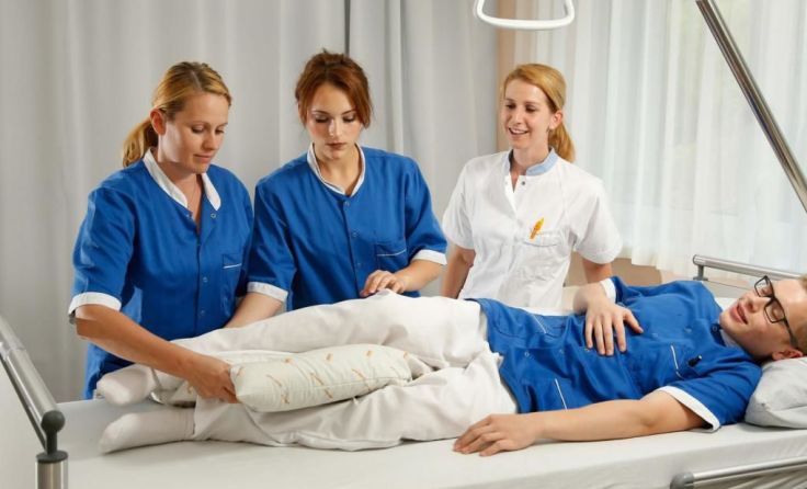 Interessierte erhalten Infos über die Krankenpflege-Ausbildung in der Region. Foto: gespag