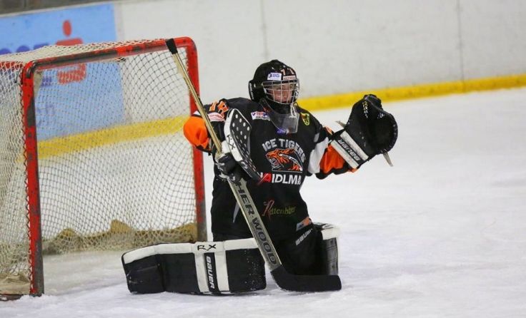Sicherer Rückhalt: der Kirchdorfer Goalie in Action Foto: Helmut Dietmaier