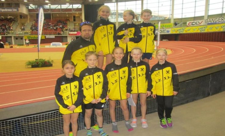 Betreuer Alex Weiss mit dem LG-Nachwuchs-Team beim Guglmeeting in Linz