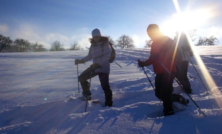 Bei ausreichender Schneelage ist das Schneeschuhwandern ein besonderes Natur-Erlebnis. Foto: Rieß