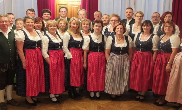 Der Singkreis Ried verabschiedet sein Chorleiterehepaar mit einem Konzert.