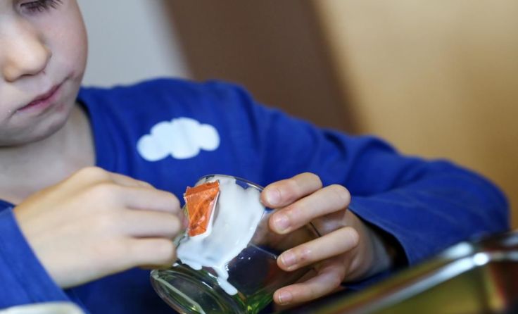 Die neue Broschüre versammelt das Angebot an Sozialinstitutionen. Foto: weihbold