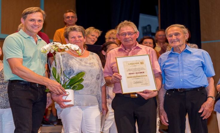 Josef und Theresia Huemer wurden als langjährige Chorleiter gewürdigt.