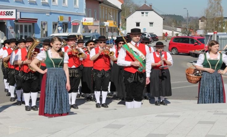 Die Marktmusikkapelle bei der Marktplatzeröffnung im diesjährigen März