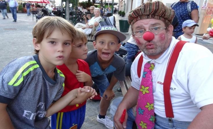 Manege frei für den Kinder-Mit-Mach-Zirkus beim Stadtfest Foto: Peter Prohaska
