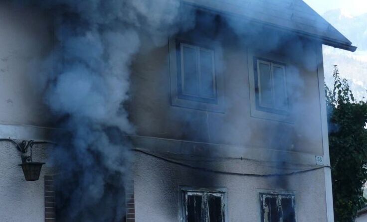 Flammen schlugen aus dem Erdgeschoß des Wohnhauses. * alle Fotos: Freiwillige Feuerwehr Leonstein