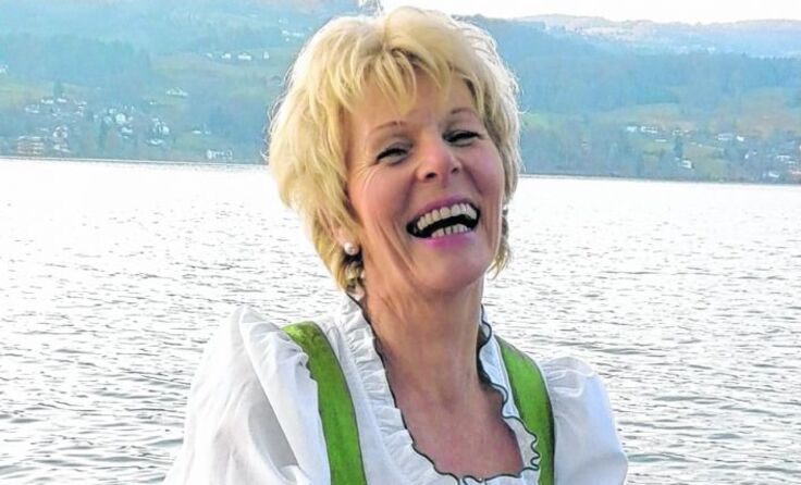 Angelika Fürthauer liest Anekdoten.