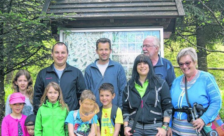 Die Kindergruppe der Naturfreunde Schlierbach erkundete das Himmelreichbiotop. * Foto: sgerstmayr