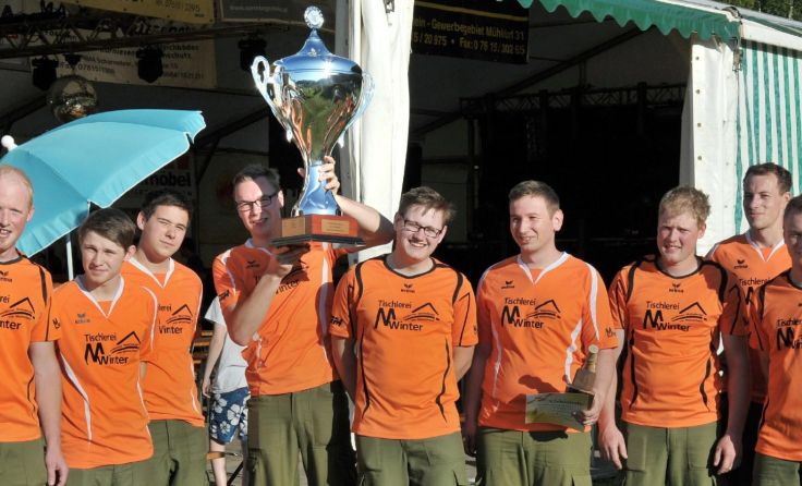 Die Bewerbsgruppe Inzersdorf 1 holte sich den Wanderpokal beim KO-Bewerb.