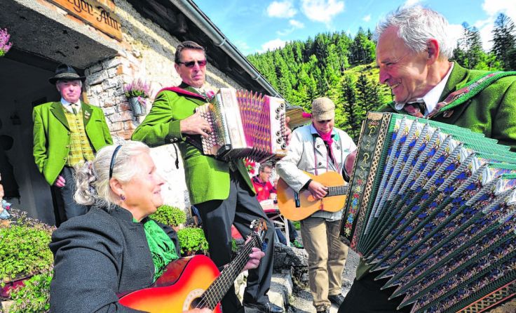 Auf der Spitzenbergeralm wird beim Almsommer musiziert. Foto: NPK/Sieghartsleitner