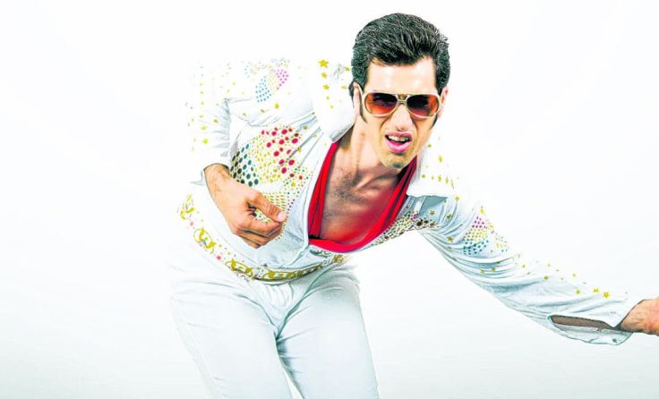 Elvis Presley, the King of Rock and Roll, wird im Kulturhaus zum Leben erweckt.