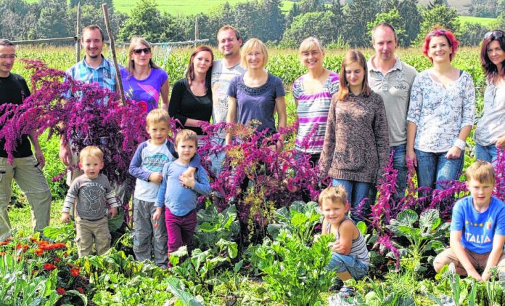 Im Garten Eden in Ried im Traunkreis wird gemeinsam fleißig gearbeitet.