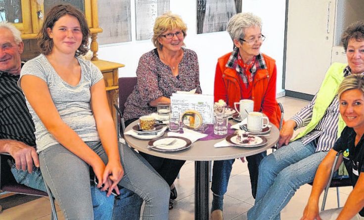Mitarbeiter und Bewohner des Altenheimes Kremsmünster freuen sich auf Besucher.