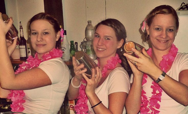Leckere Cocktails werden beim Ball der FF Pieslwang zubereitet.