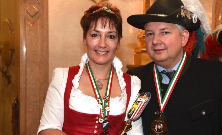 Gräfin Christine und Graf Papi lachen und tanzen bereits durchs ganze Land. Foto: Sulzer