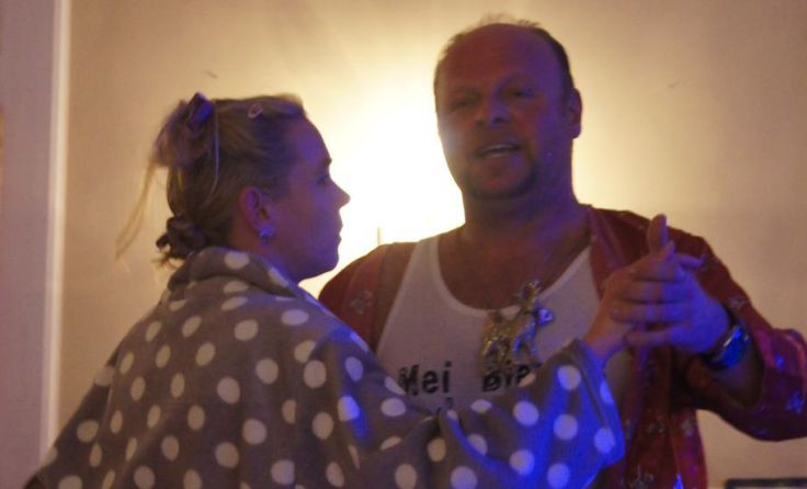 Ausgefallene Pyjamas sind bei der Party der Naturfreunde zu bewundern.