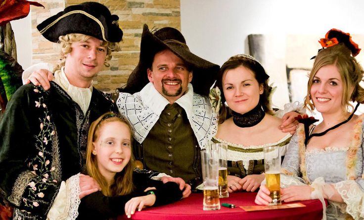 Eine historische Modenschau begeisterte die Besucher. Foto: Tom Weilguny