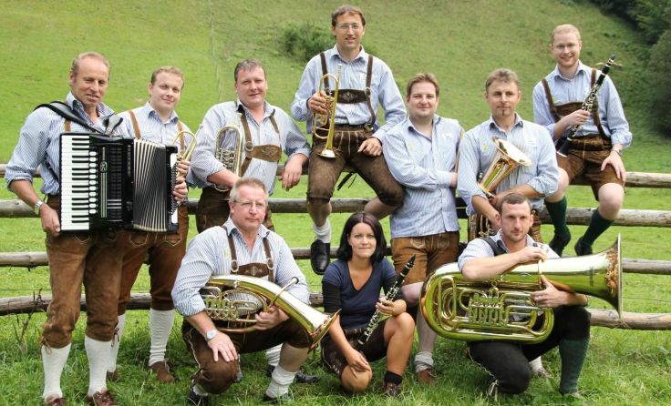 Die Breitenauer Böhmischen sorgen mit zünftiger Musik für Unterhaltung.