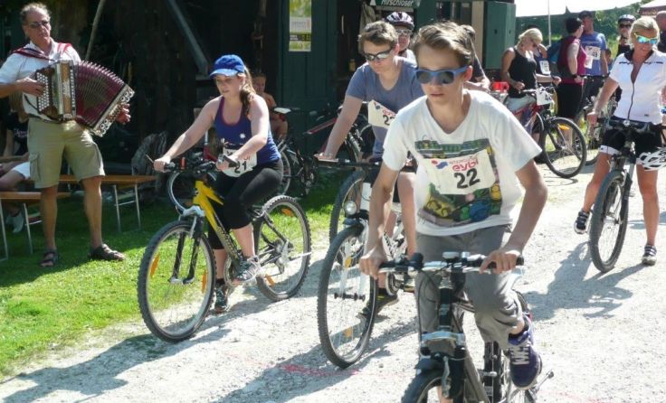 Am Gleichmäßigkeitsbewerb in Steyrling kann die ganze Familie teilnehmen. Foto: FF Steyrling