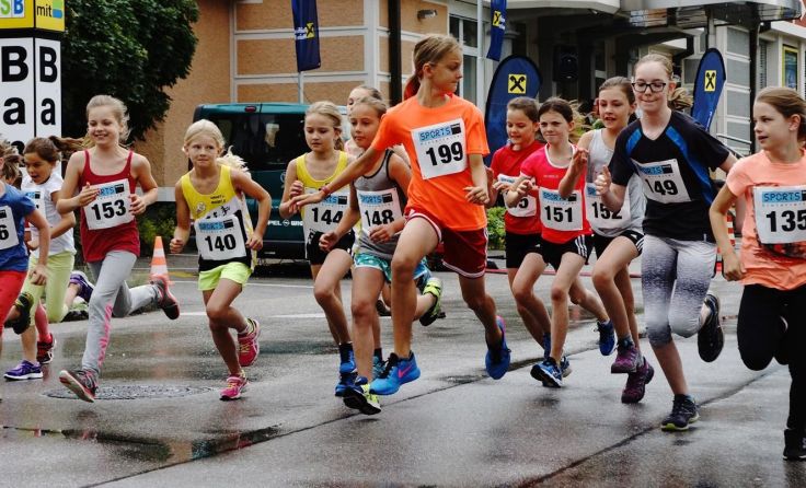 Auch die jungen Sportler konnten sich beim Ortslauf in Molln messen. Foto: Spannring