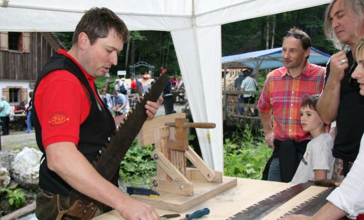 Interessierte können den Handwerkern über die Schulter blicken. Foto: IG Handwerk Garstnertal