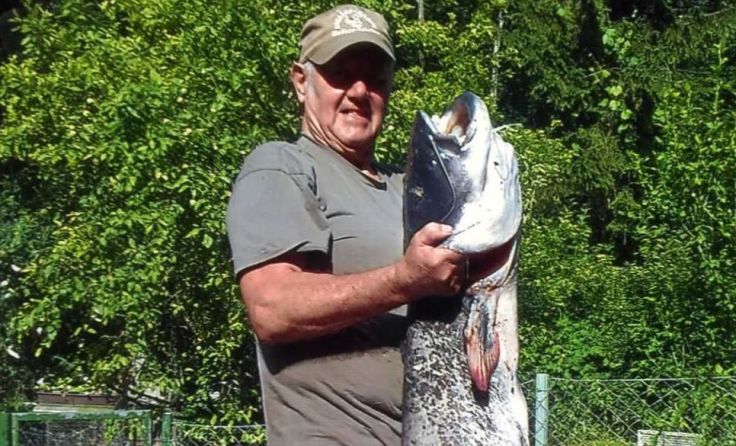Walter Klausegger fing einen rund 20 Kilogramm schweren Wels.