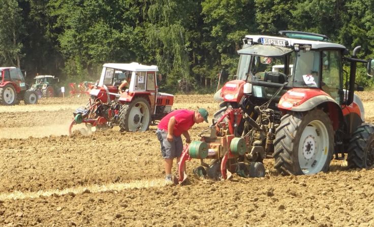 Die Landjugend Kremsmünster lädt zum diesjährigen Bezirkspflügen ein.