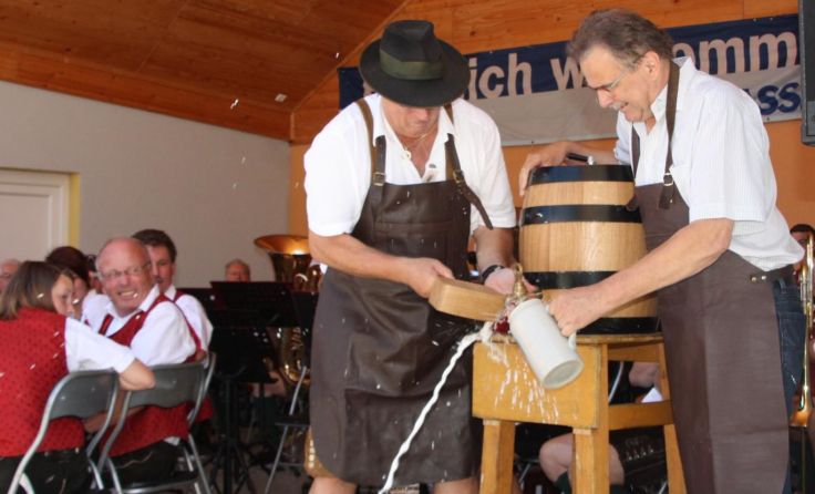 Auch der Bieranstich darf beim Ägidikirtag nicht fehlen. Foto: Regionalinfo24.at