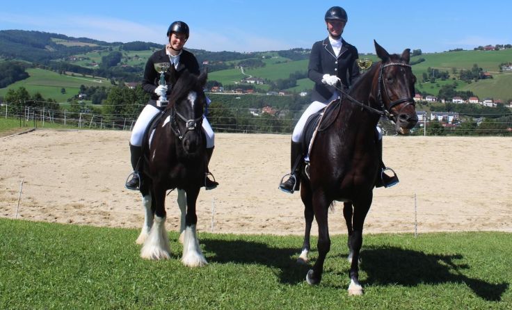 Bezirkssiegerinnen Dressur