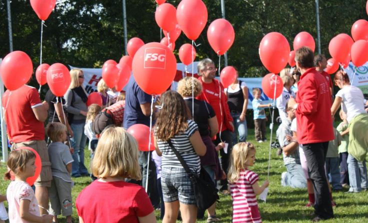 Der Luftballonstart ist einer der Höhepunkte beim FSG Familienfest in Steinbach.