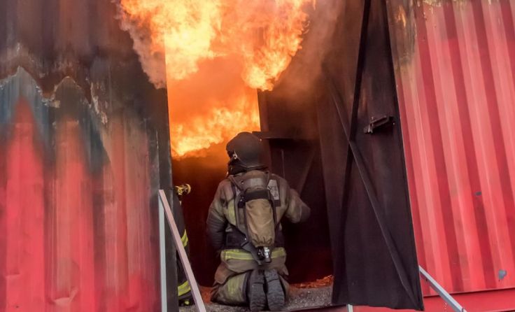 In einer Brennkammer im Container wird Feuer „spürbar“. Foto: Jack Haijes