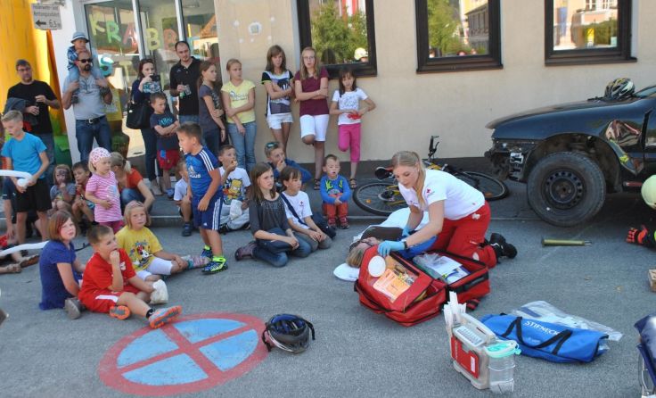 Beim „Moinfest“ präsentieren Feuerwehr und Rotes Kreuz ihre wertvolle Arbeit.