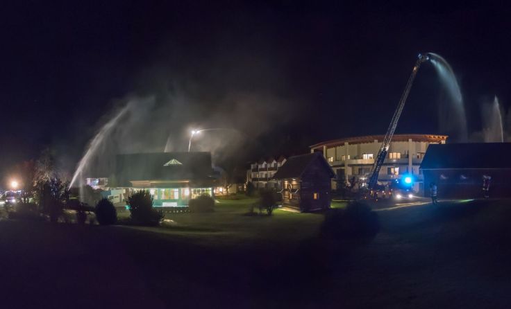 Sieben Feuerwehren übten für den Ernstfall in Hinterstoder. Foto: Haijes
