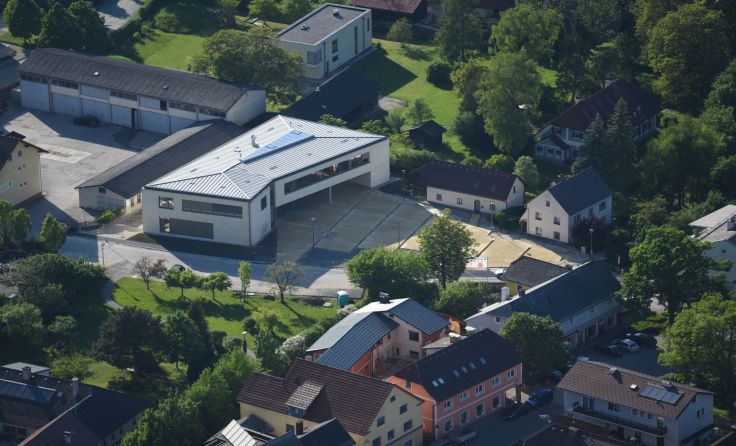 Auf dem Titelbild des Buches wird das neue Amtsgebäude abgebildet sein. Foto: Ehrenbrandner