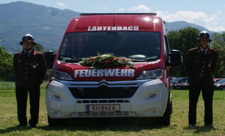 Das neue Kommandofahrzeug der FF Lauterbach wurde gesegnet.